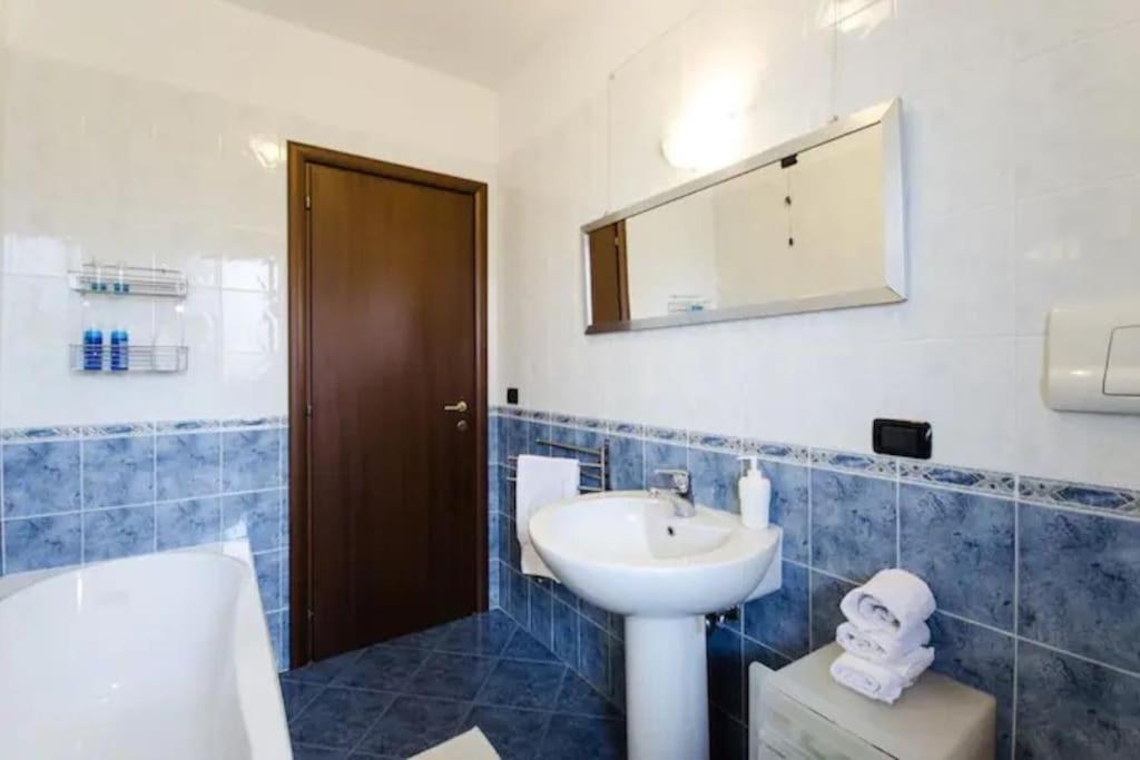 Casa Alpi 44 - Two Bedroom Flat With Huge Balcony Пескара Екстериор снимка